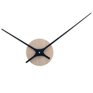 Møbler Oslo-Nordahl Konings-Klokke-minimalistisk veggklokke-norsk-design-vegg-dekor-Lilje wall clock-clock-minimalist-design-wall-decor-Nordahl Konings-made in Norway